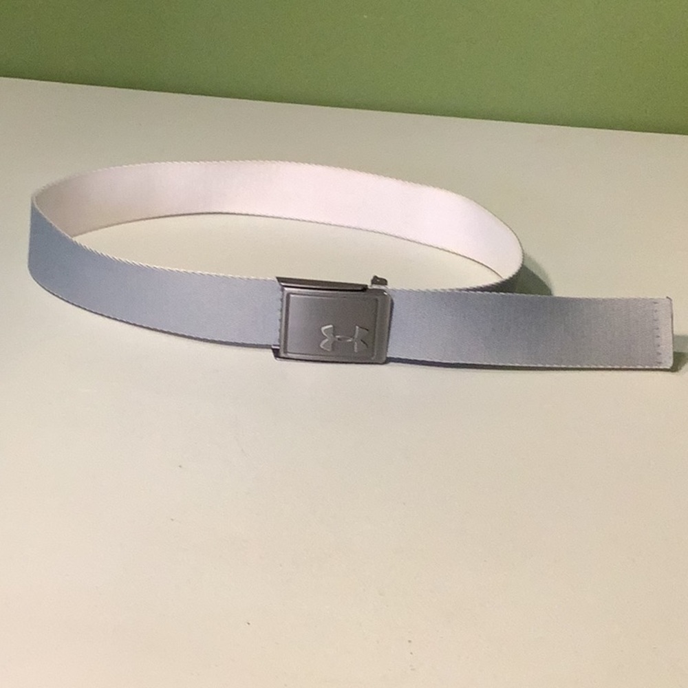 Under Armour reversible belt